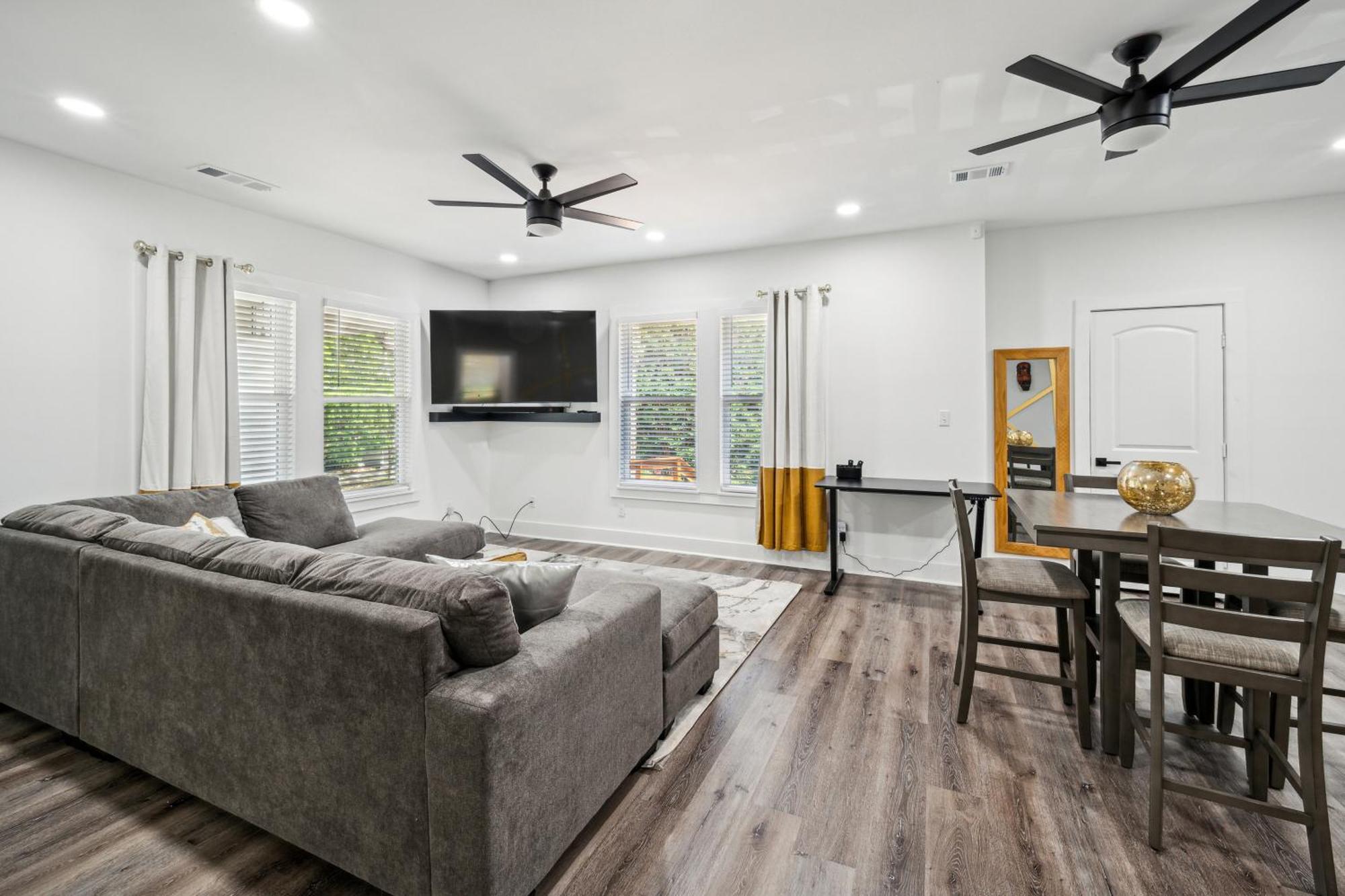Centrally Located Home In Atlanta-10 Mins From Ga Aquarium, Mercedes Benz Stadium, & Much More Экстерьер фото